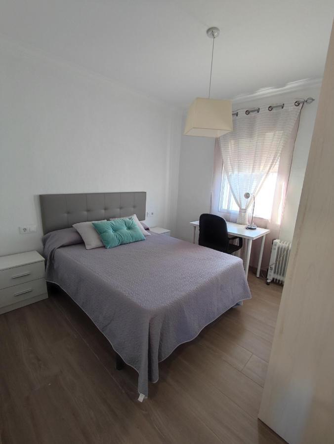 Precioso Apartamento 3 Dormitorios, Aire Acondicionado Menos 10 Min A Pie Feria Jerez De La Frontera Luaran gambar