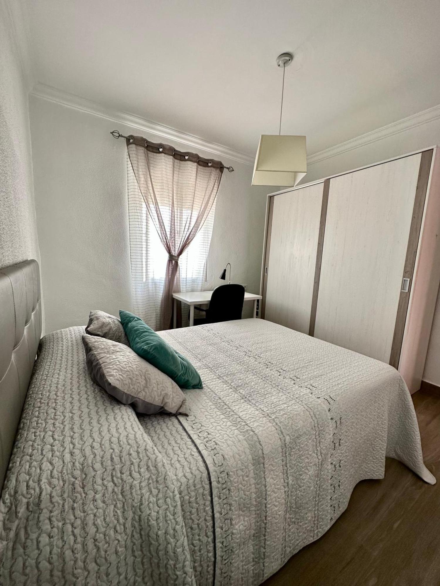 Precioso Apartamento 3 Dormitorios, Aire Acondicionado Menos 10 Min A Pie Feria Jerez De La Frontera Luaran gambar